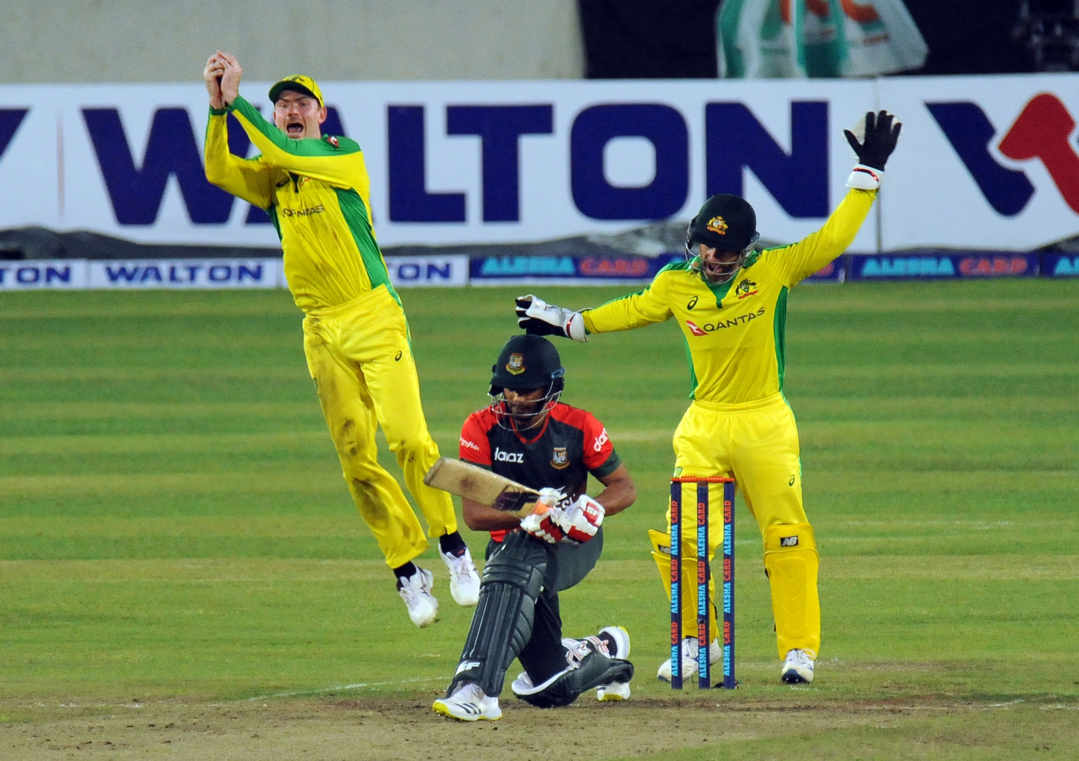 Bangladesh collapse, Christian assault hand Australia first win